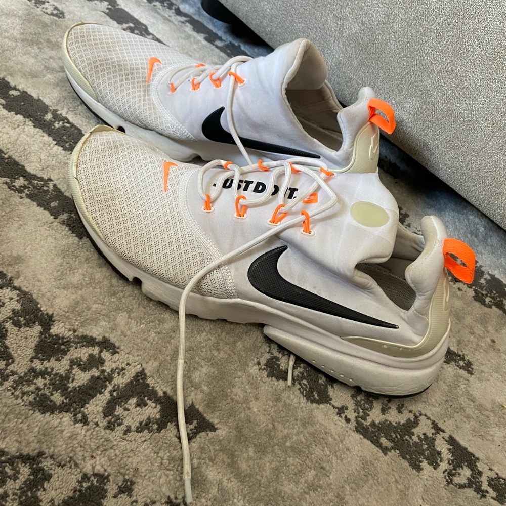 Nike shoes size 9